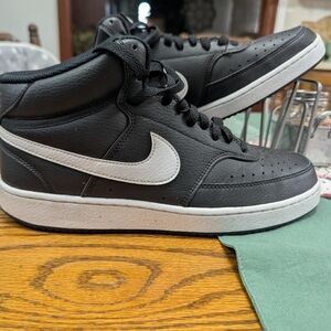 Nike Men's Court Vision Mid NN 👟👟